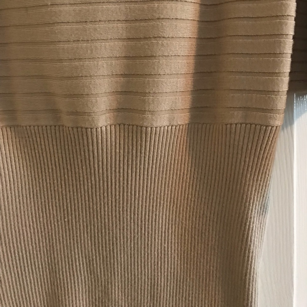 Sweater - Picture 3 of 4
